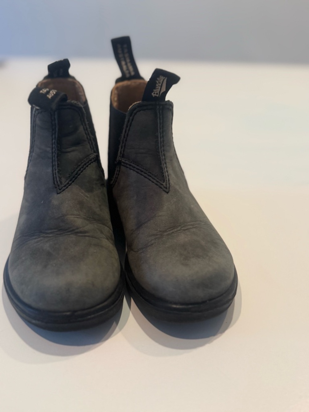 Little kids Blundstone Chelsea Boots in Charcoal